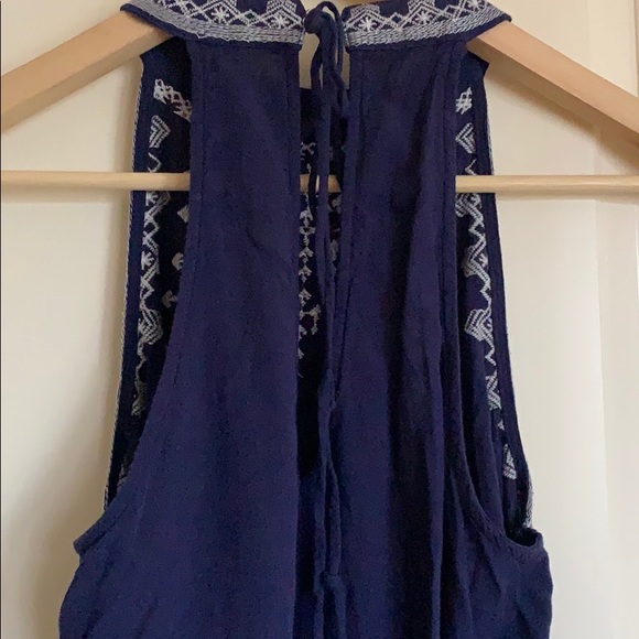 Pretty Embroidered Dress - Picture 3 of 4